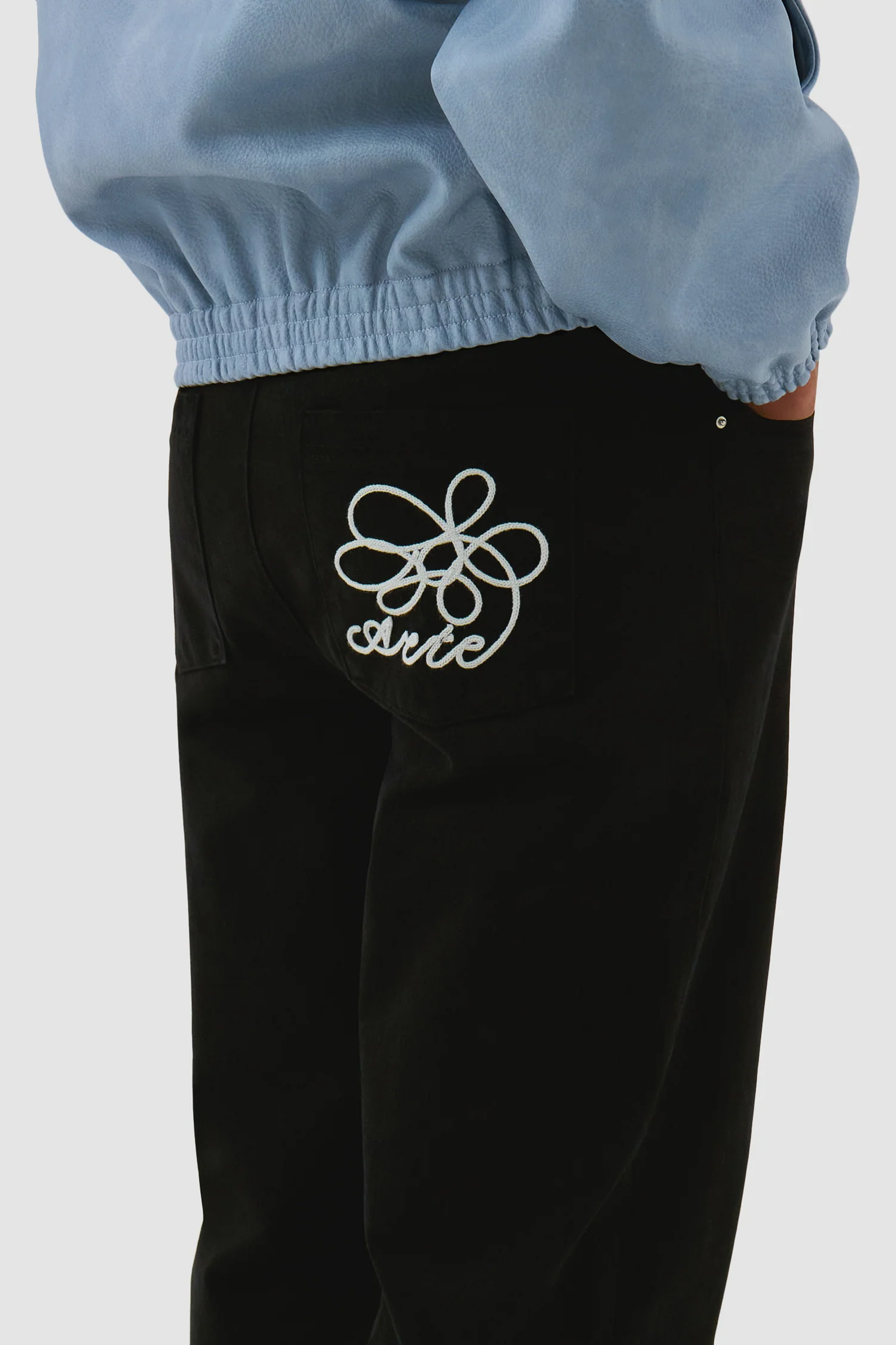 Pantalon Arte - Embroidery Pocket Pants (Black)