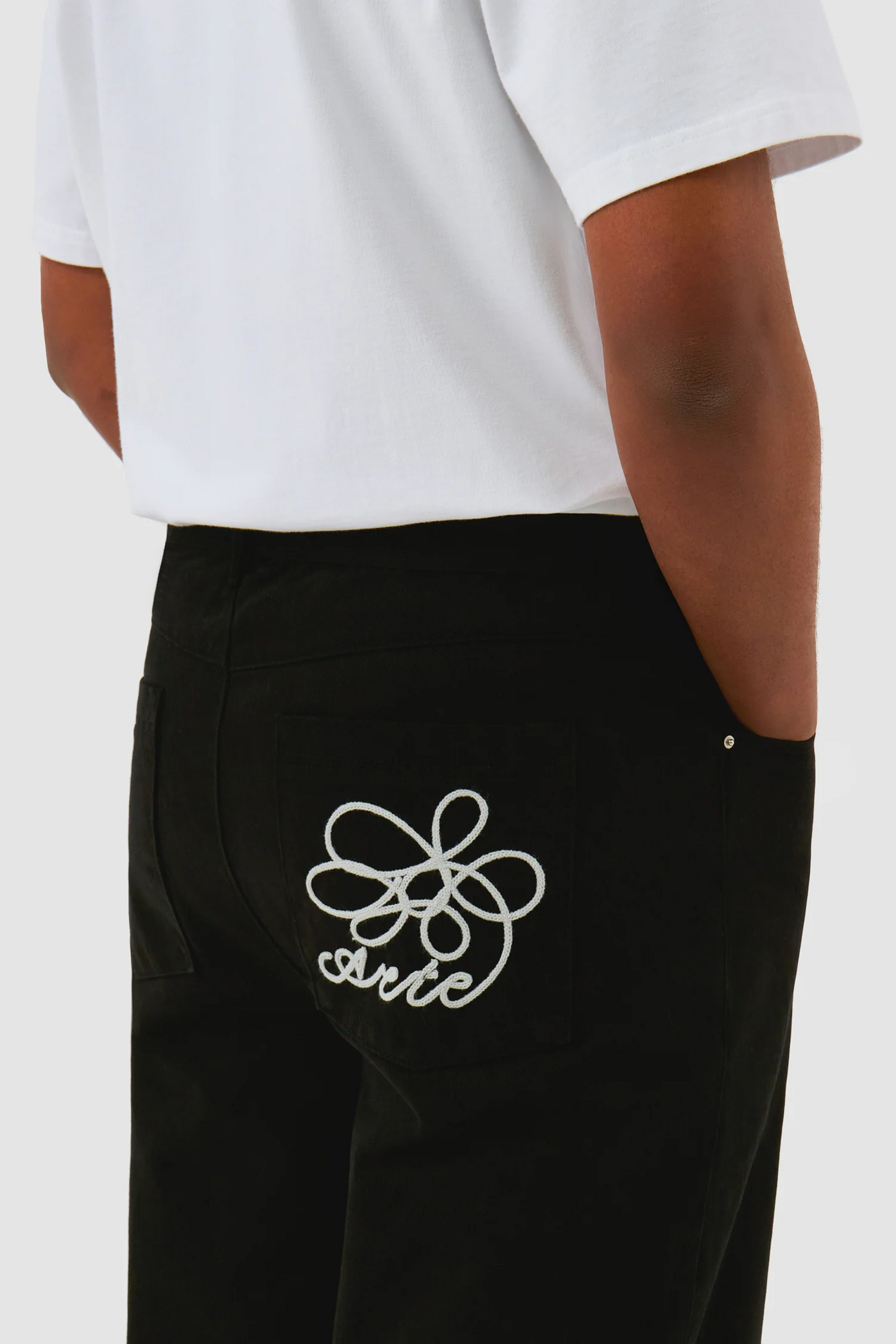 Pantalon Arte - Embroidery Pocket Pants (Black)