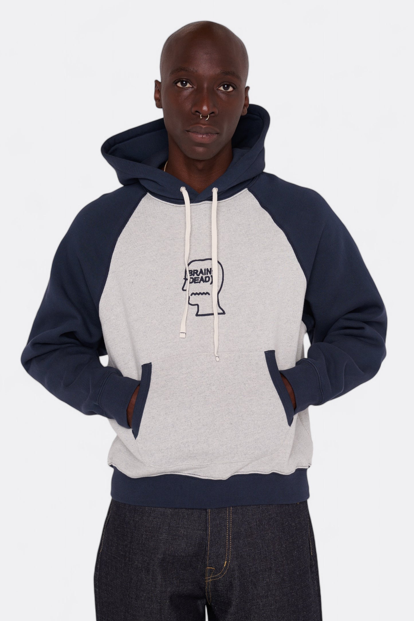 Sweatshirt à Capuche Brain Dead - Fleece Logo Head Raglan Hoodie (Oatmeal / Navy)