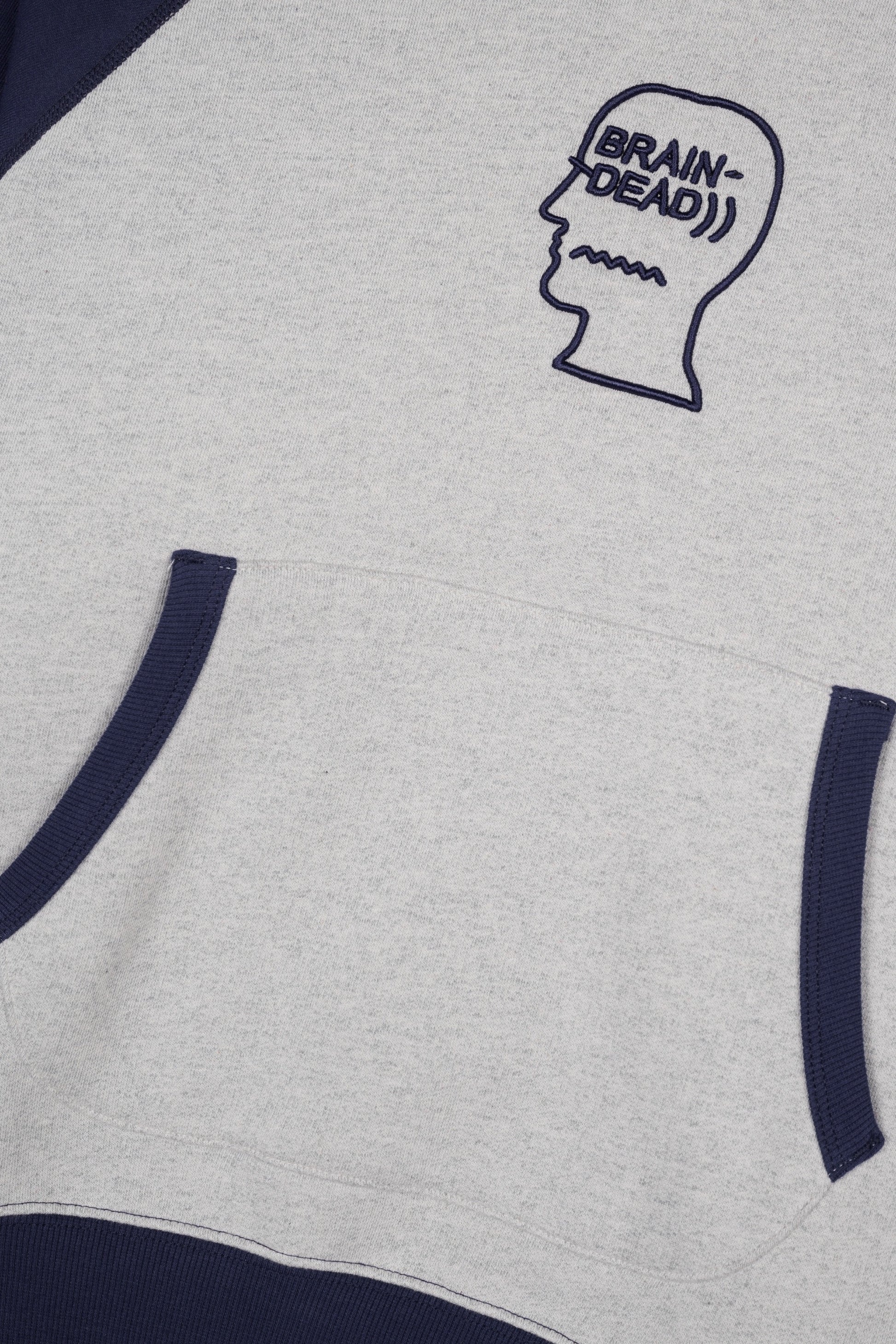 Sweatshirt à Capuche Brain Dead - Fleece Logo Head Raglan Hoodie (Oatmeal / Navy)