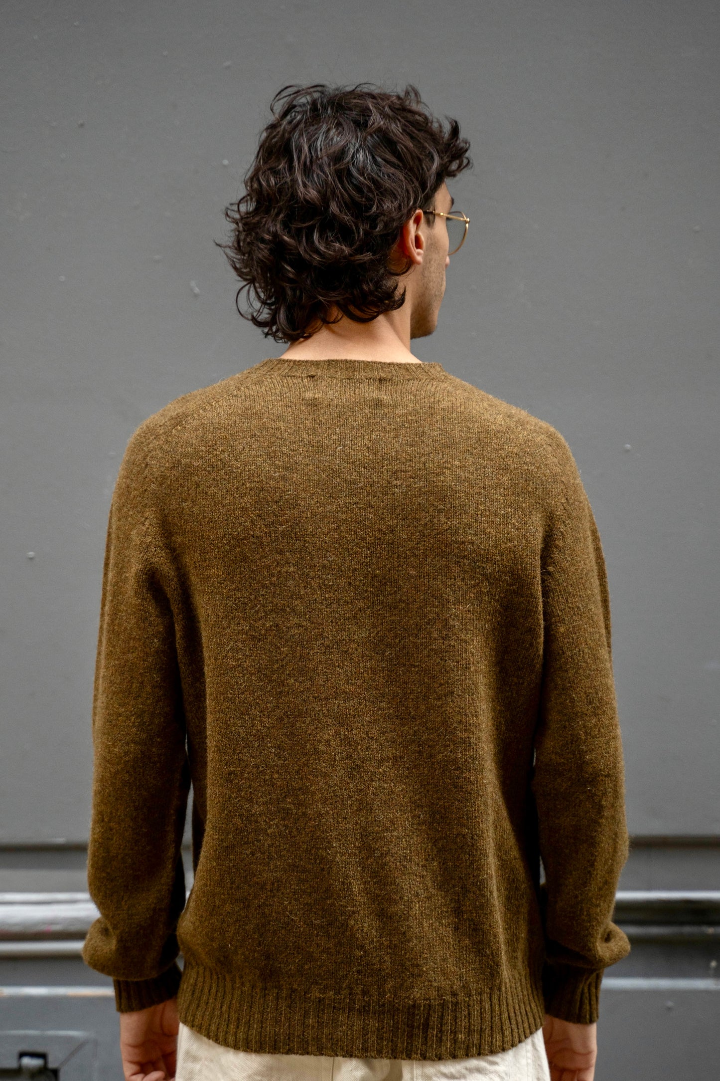 Harley Of Scotland - Pull Shetland Col Rond (Dark Olive)