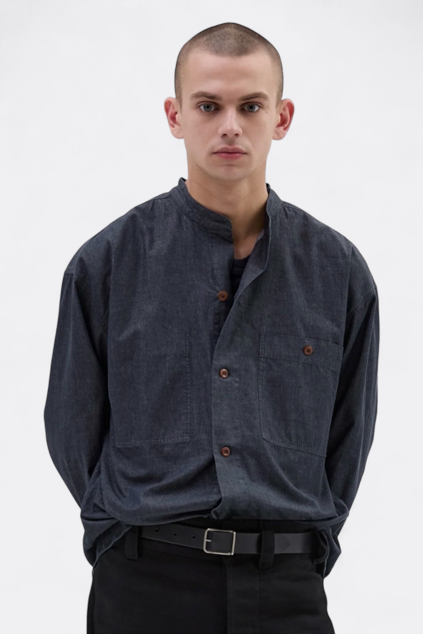 Chemise Margaret Howell - MHL. Oversized Collarless Shirt Matt Cotton Chambray (Charcoal)