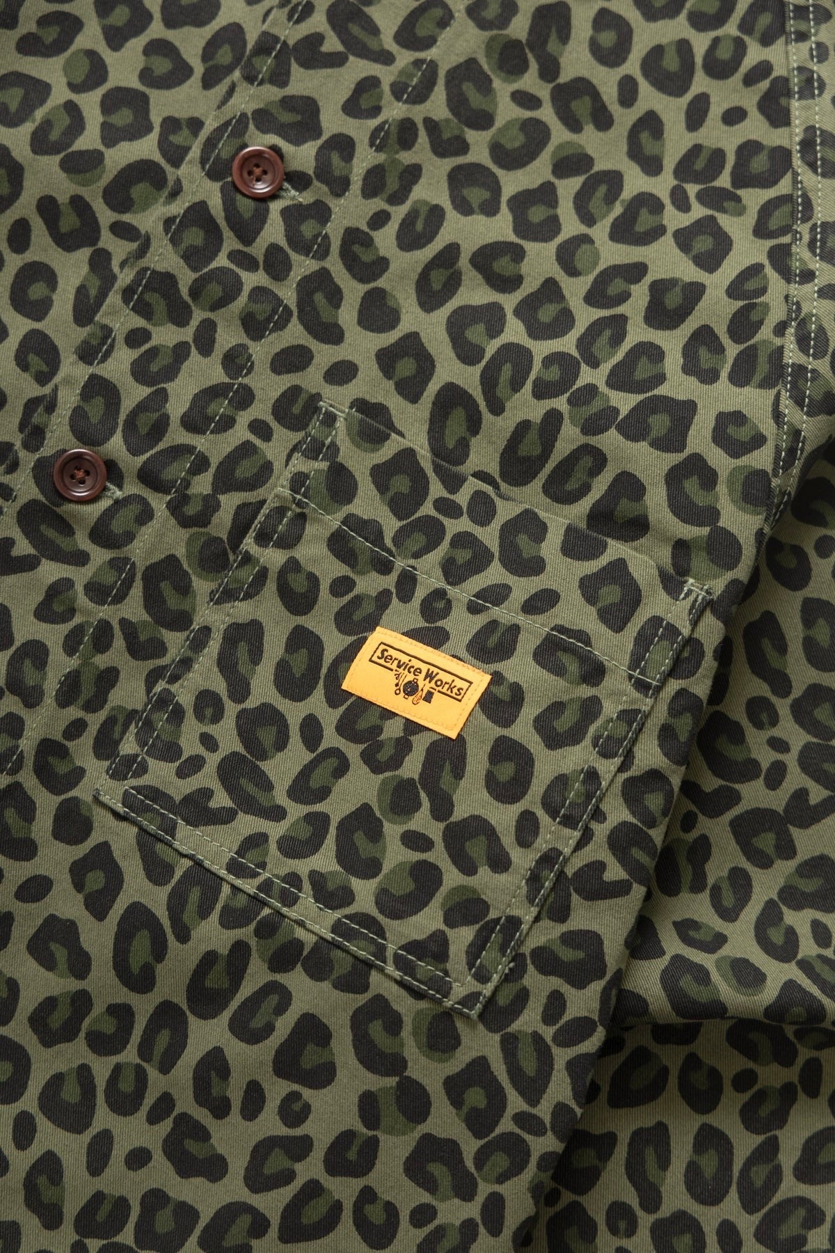 Veste SERVICE WORKS - Patterned Front Of House Jacket (Green Leopard)